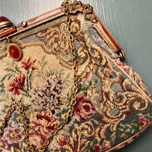 VINTAGE, LOVELY VICTORIAN EVENING BAG. MICRO PETIT POINT FLORAL EMBROIDERY. - Picture 6 of 7